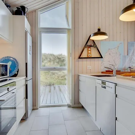 Marthine - 200m From The Sea By Interhome